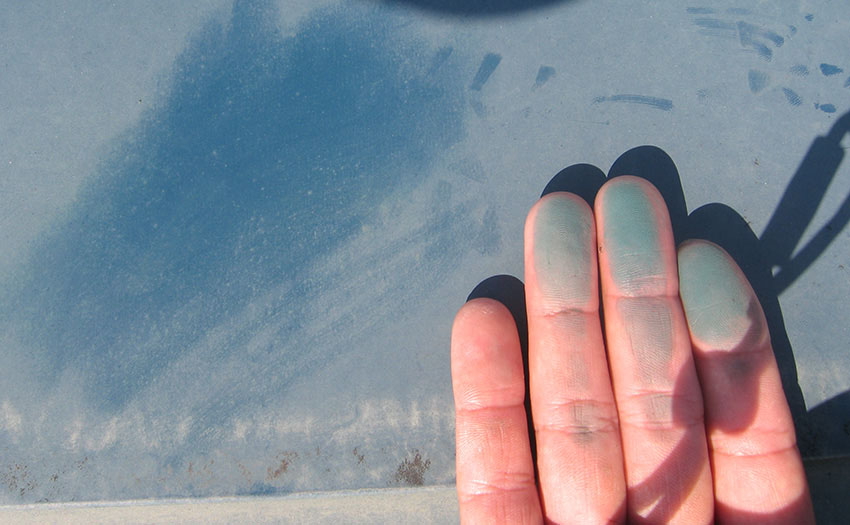 屋根の塗替えサイン（チョーキング）